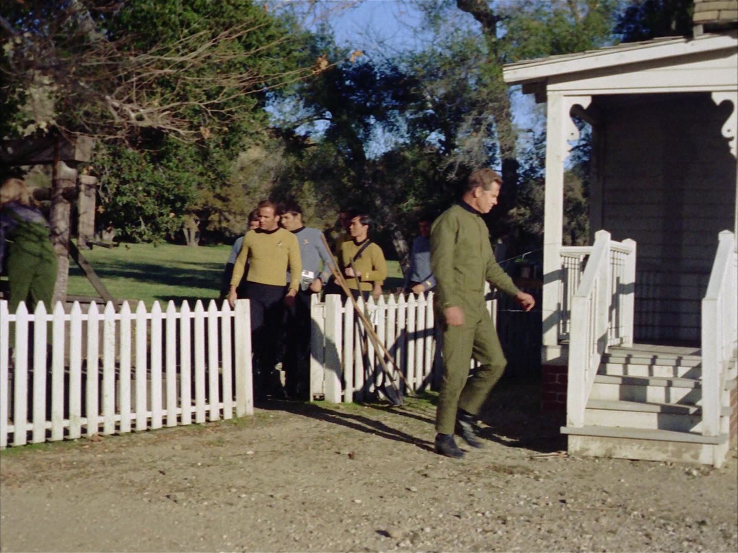 ariane179254_StarTrek_1x24_ThisSideOfParadise_0349.jpg