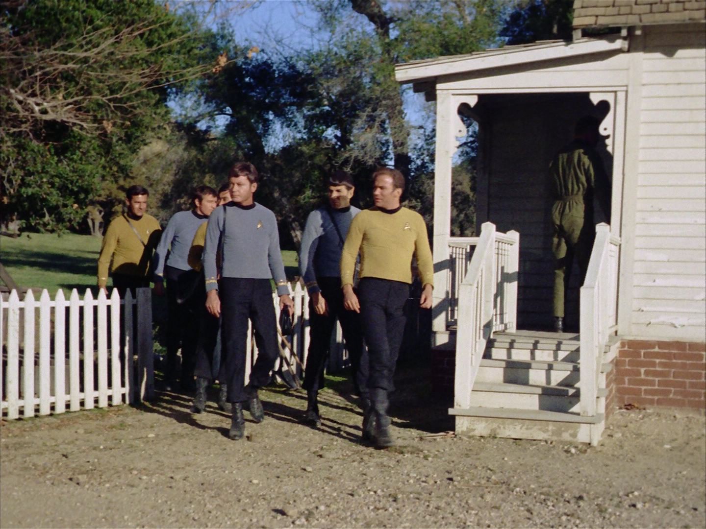 ariane179254_StarTrek_1x24_ThisSideOfParadise_0354.jpg