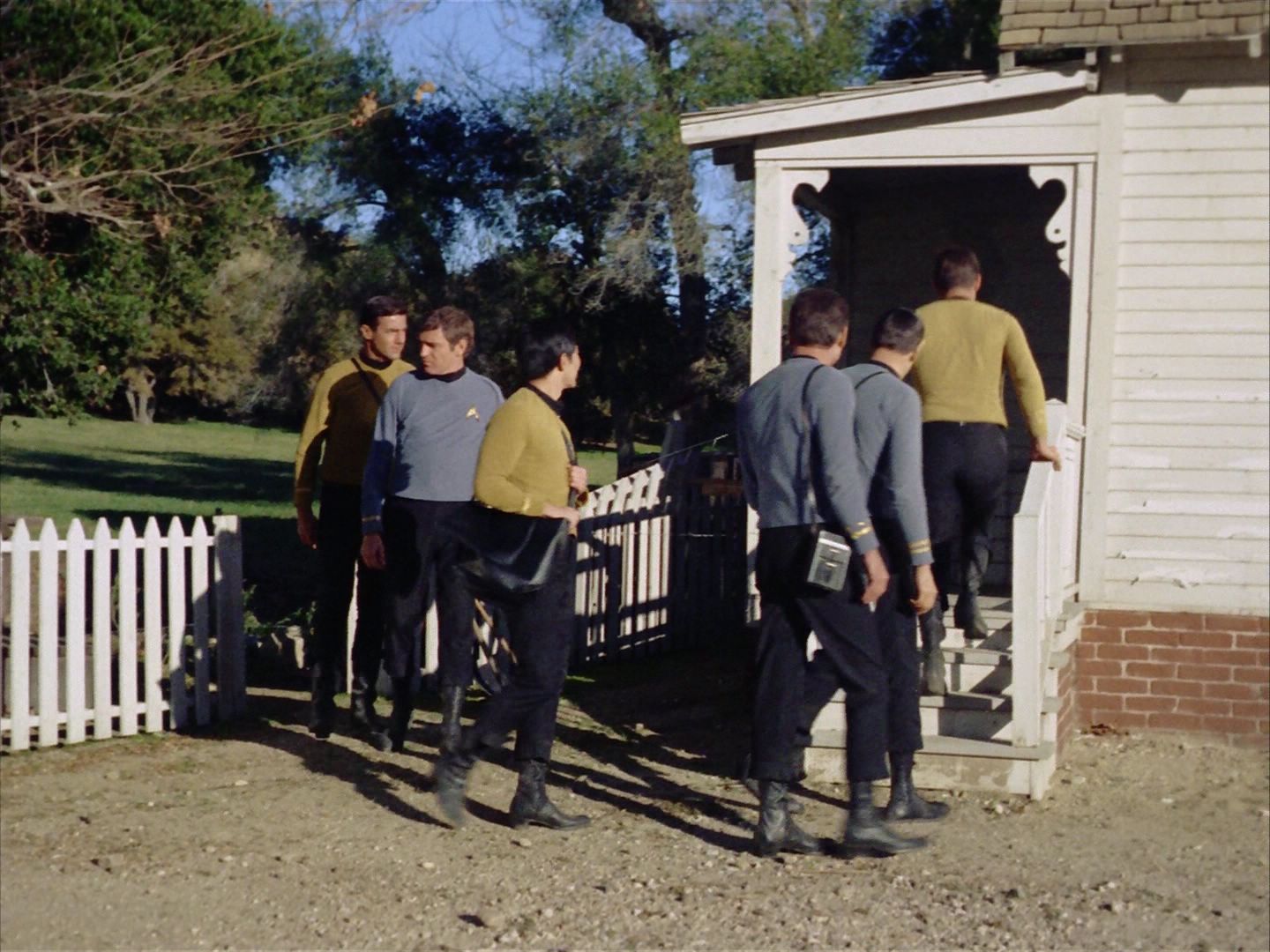 ariane179254_StarTrek_1x24_ThisSideOfParadise_0357.jpg
