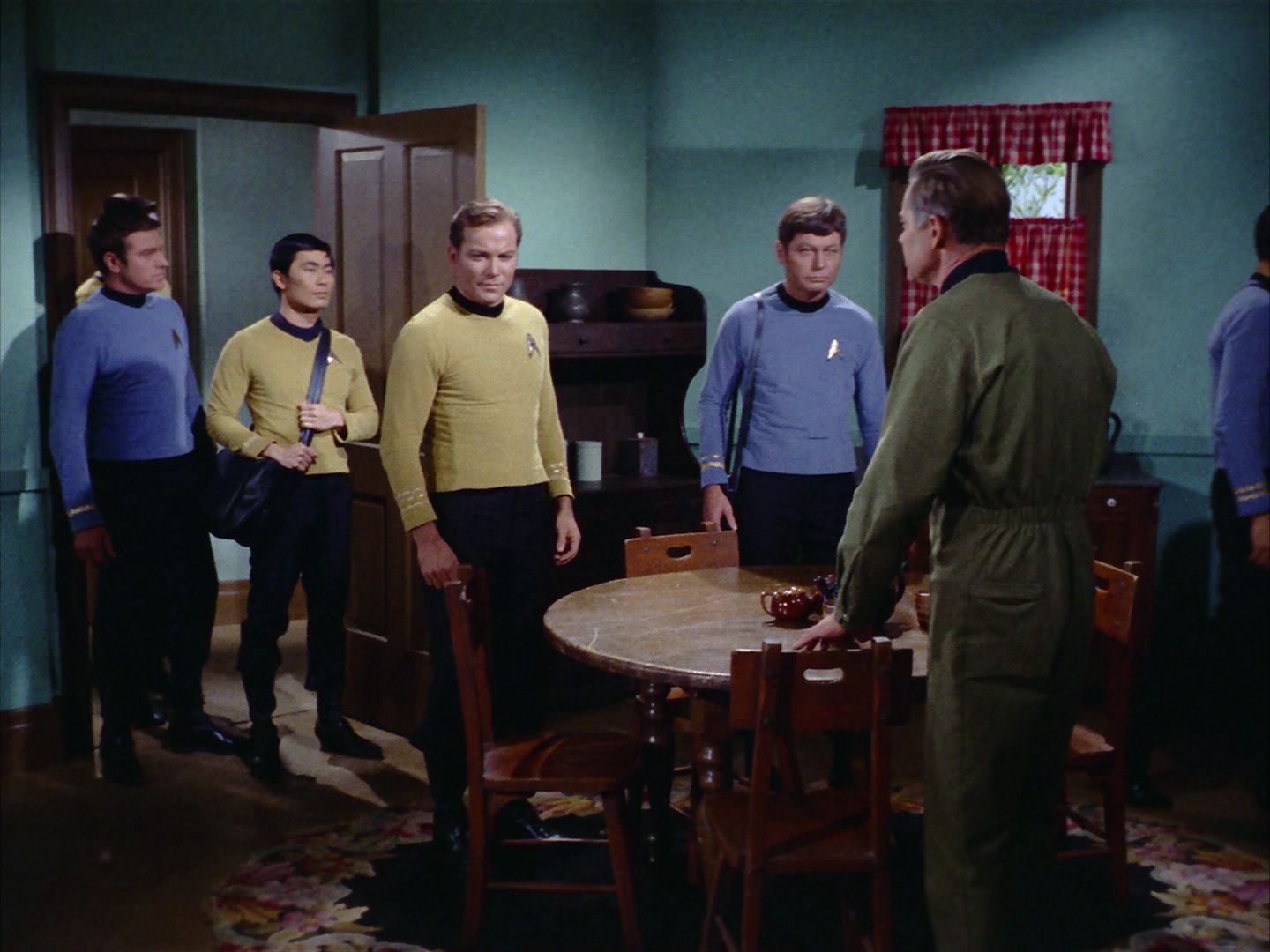 ariane179254_StarTrek_1x24_ThisSideOfParadise_0371.jpg