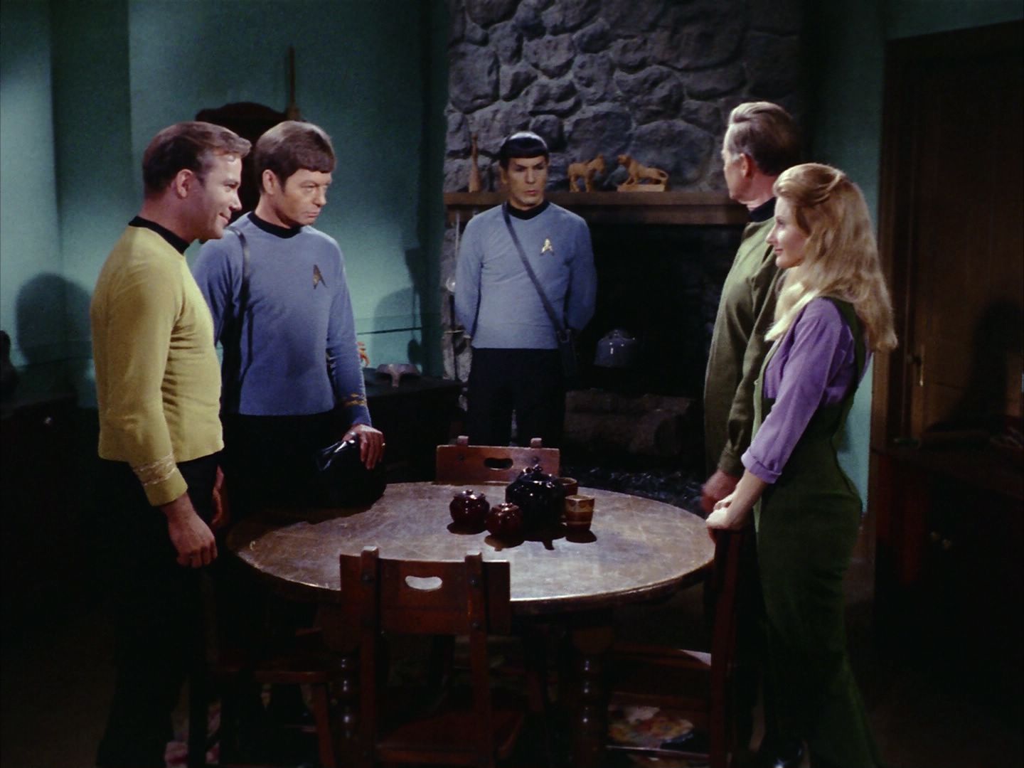 ariane179254_StarTrek_1x24_ThisSideOfParadise_0401.jpg