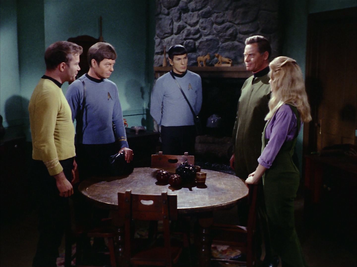 ariane179254_StarTrek_1x24_ThisSideOfParadise_0402.jpg