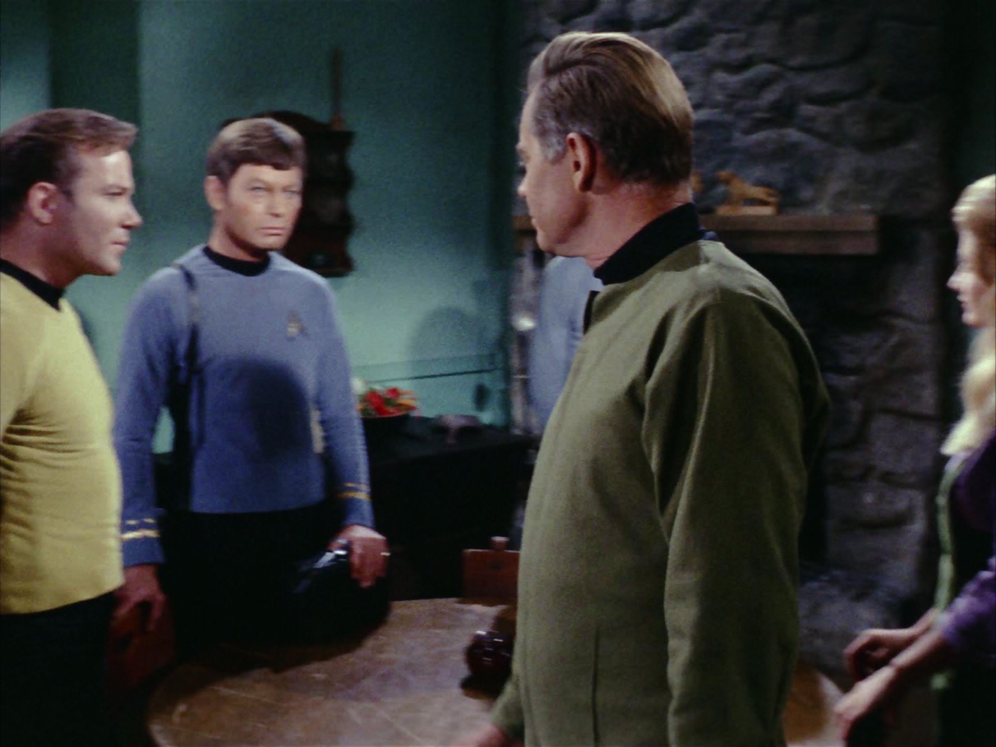 ariane179254_StarTrek_1x24_ThisSideOfParadise_0430.jpg