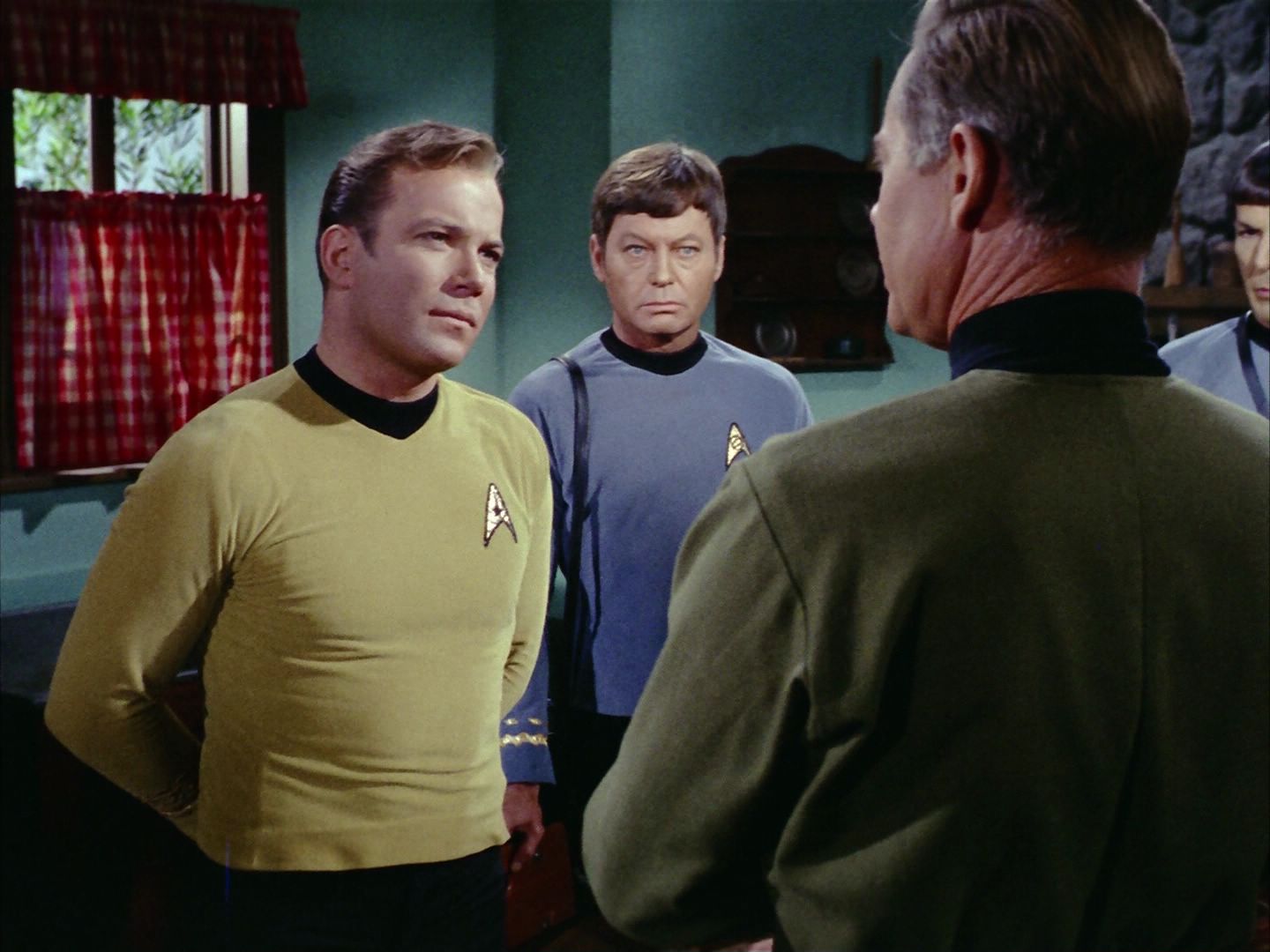 ariane179254_StarTrek_1x24_ThisSideOfParadise_0435.jpg