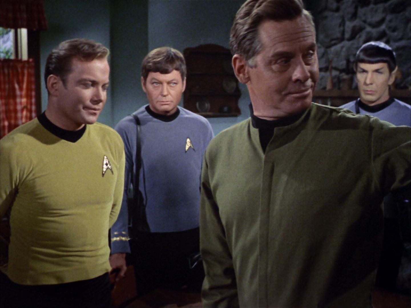 ariane179254_StarTrek_1x24_ThisSideOfParadise_0449.jpg