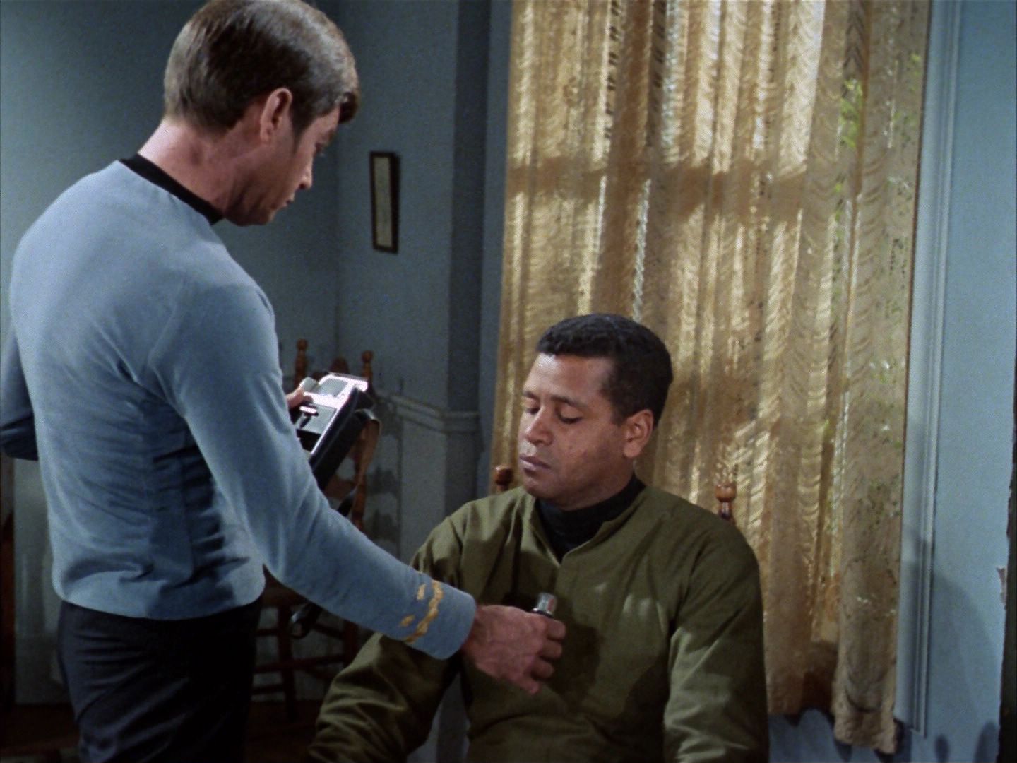 ariane179254_StarTrek_1x24_ThisSideOfParadise_0552.jpg