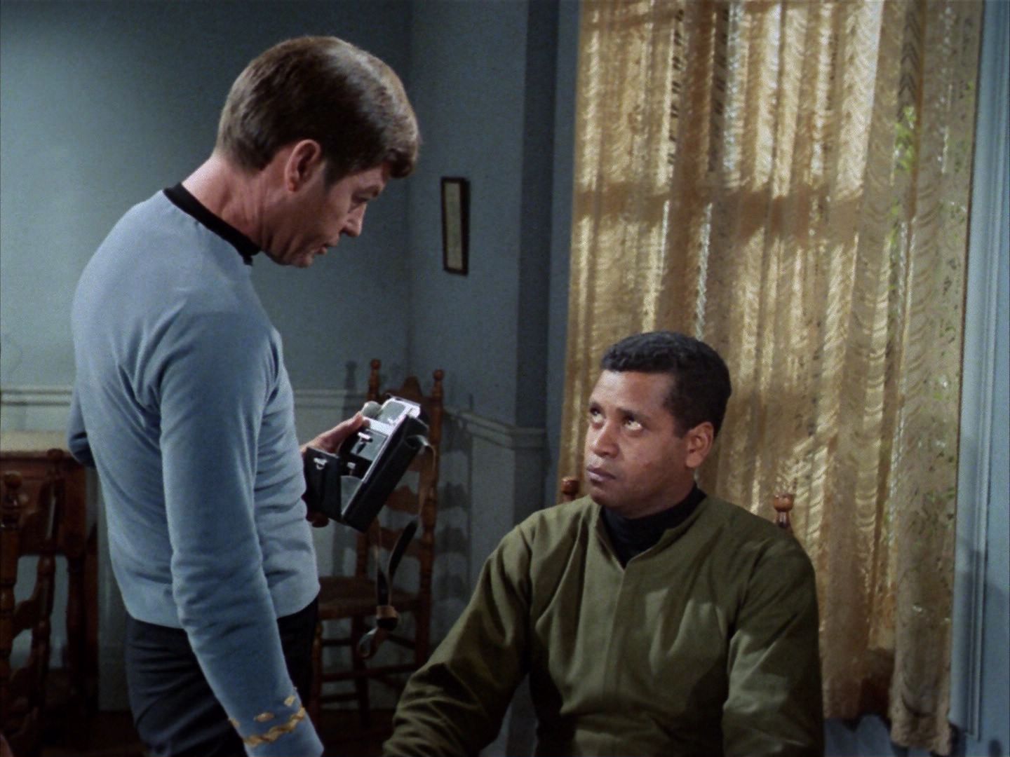 ariane179254_StarTrek_1x24_ThisSideOfParadise_0558.jpg