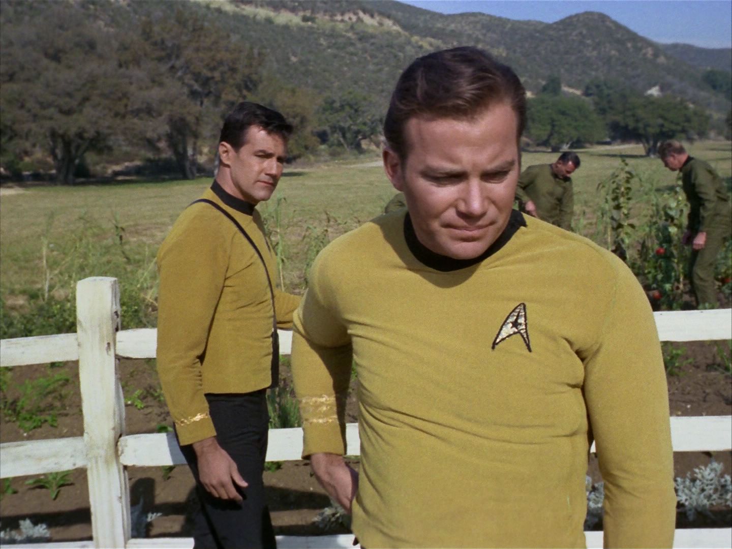 ariane179254_StarTrek_1x24_ThisSideOfParadise_0709.jpg