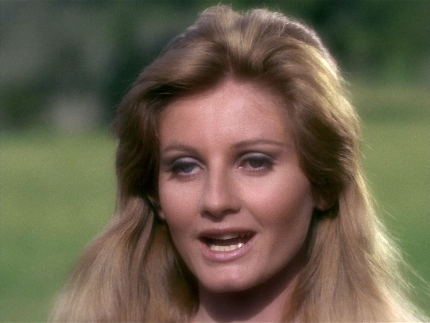 ariane179254_StarTrek_1x24_ThisSideOfParadise_0833.jpg