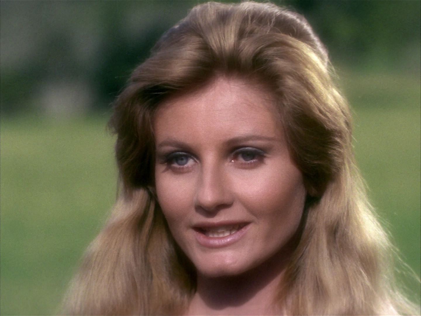 ariane179254_StarTrek_1x24_ThisSideOfParadise_0838.jpg