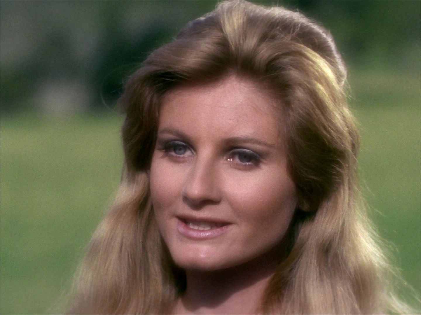 ariane179254_StarTrek_1x24_ThisSideOfParadise_0842.jpg