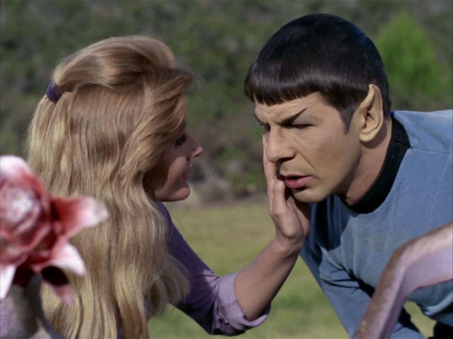 ariane179254_StarTrek_1x24_ThisSideOfParadise_1070.jpg