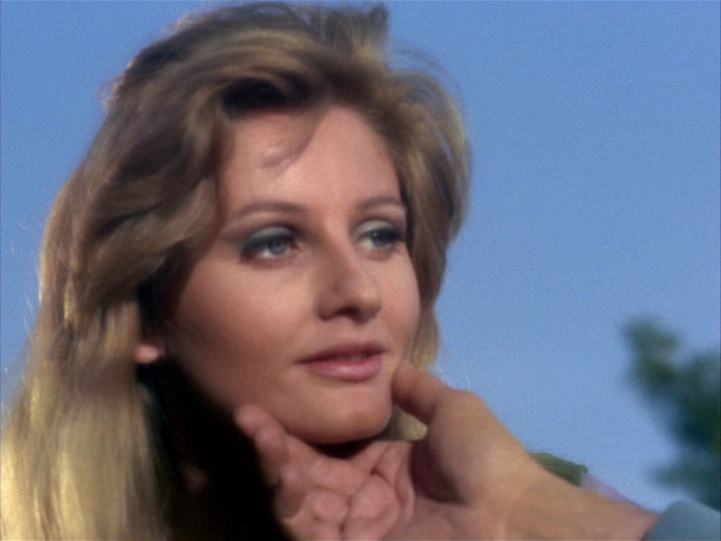 ariane179254_StarTrek_1x24_ThisSideOfParadise_1095.jpg