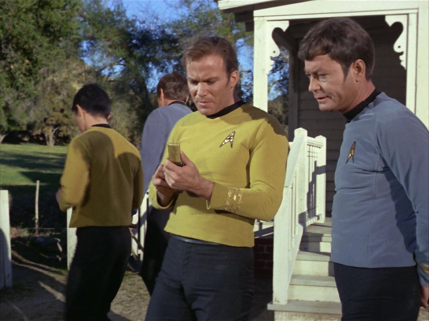 ariane179254_StarTrek_1x24_ThisSideOfParadise_1192.jpg