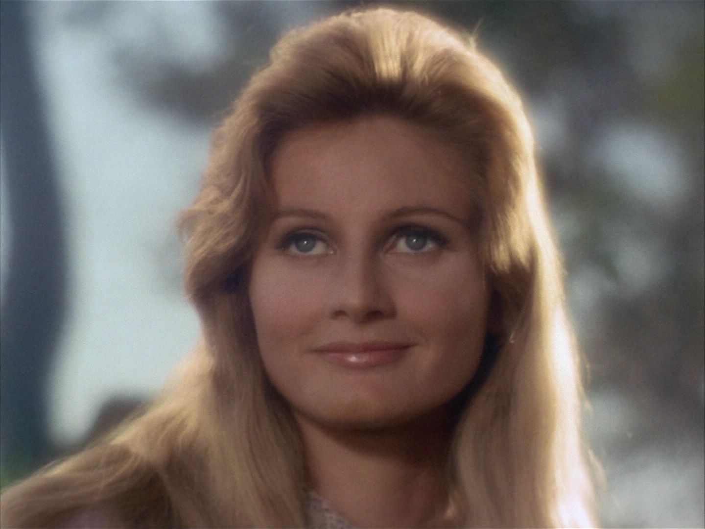 ariane179254_StarTrek_1x24_ThisSideOfParadise_1234.jpg