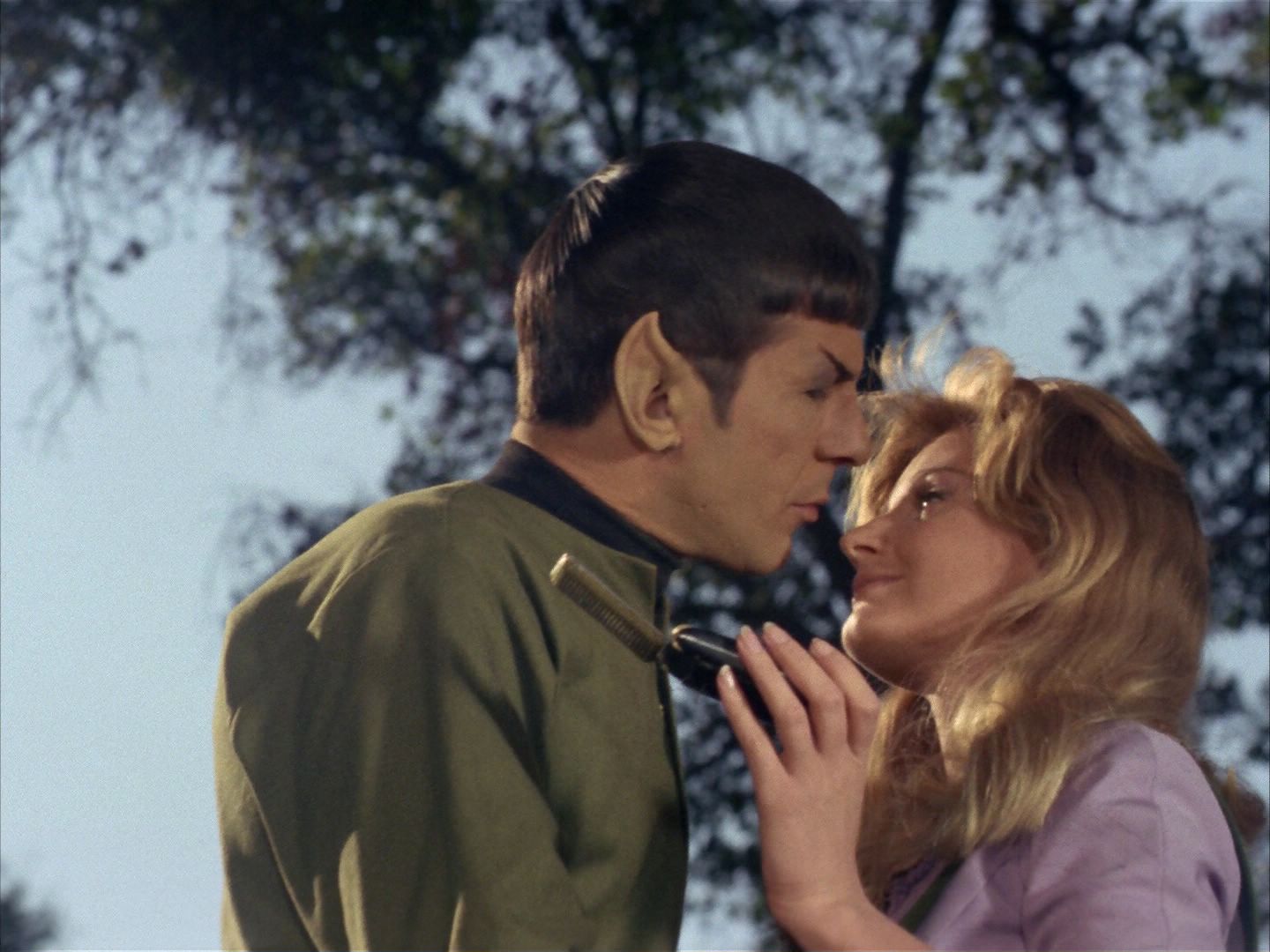 ariane179254_StarTrek_1x24_ThisSideOfParadise_1256.jpg