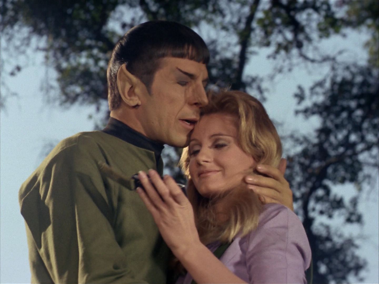 ariane179254_StarTrek_1x24_ThisSideOfParadise_1259.jpg