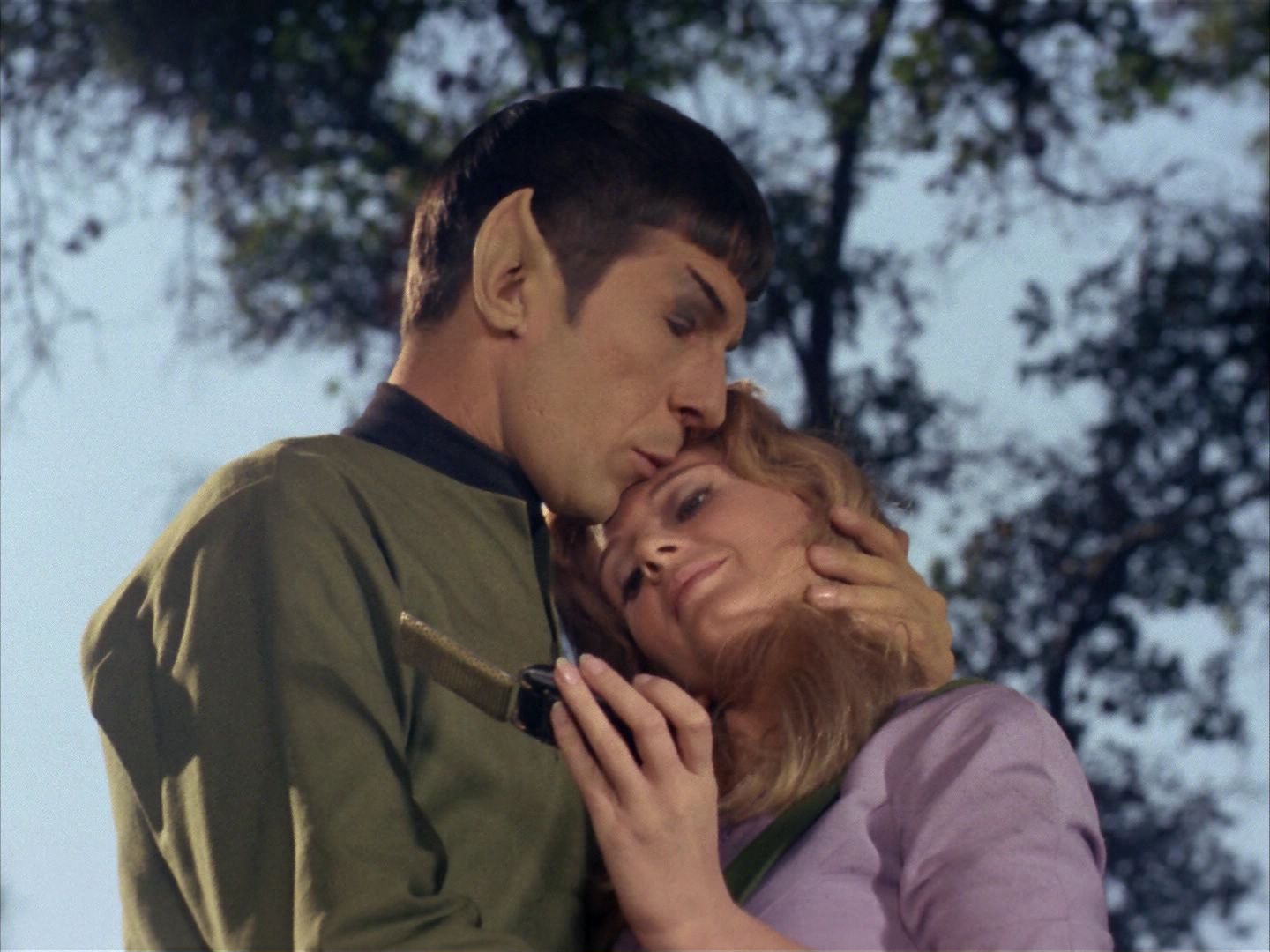 ariane179254_StarTrek_1x24_ThisSideOfParadise_1262.jpg