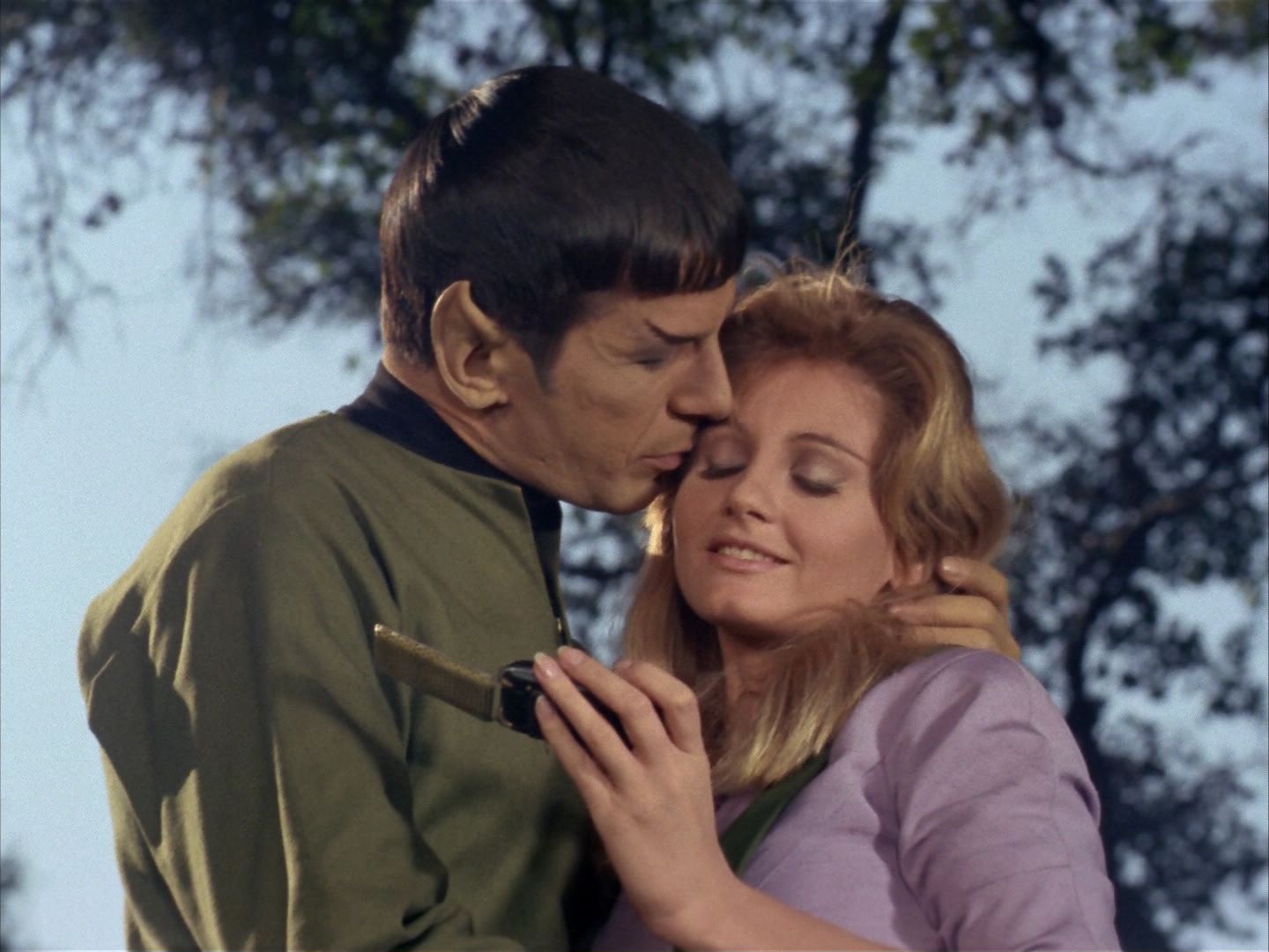 ariane179254_StarTrek_1x24_ThisSideOfParadise_1265.jpg