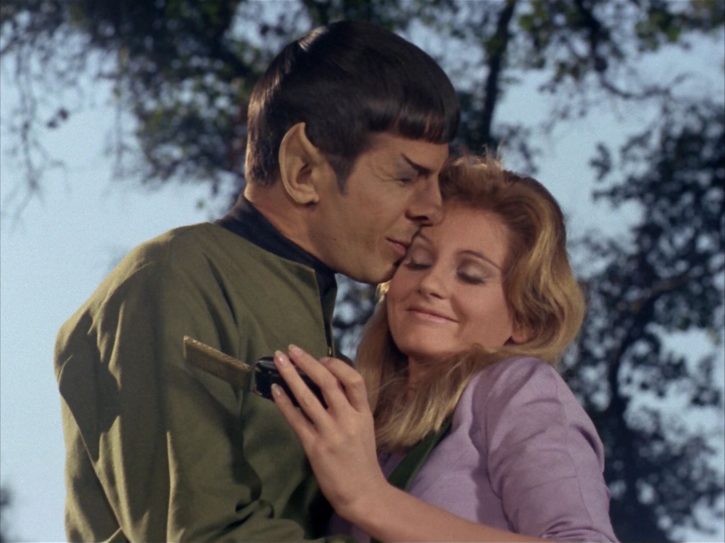 ariane179254_StarTrek_1x24_ThisSideOfParadise_1267.jpg