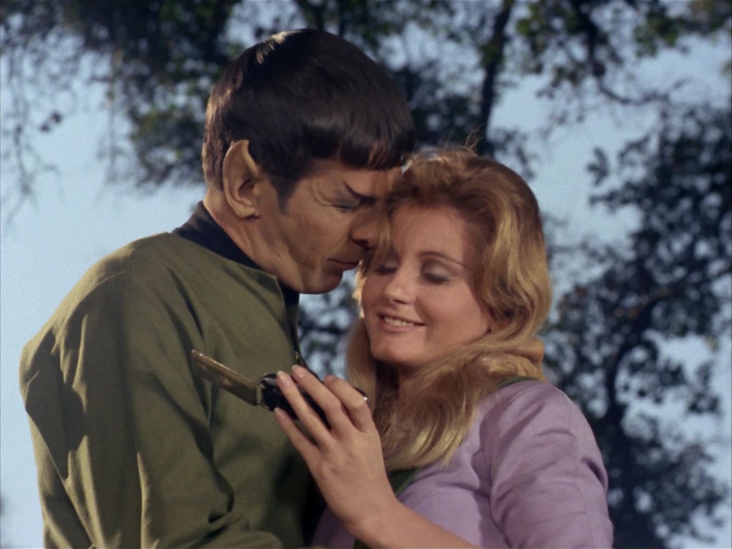 ariane179254_StarTrek_1x24_ThisSideOfParadise_1271.jpg