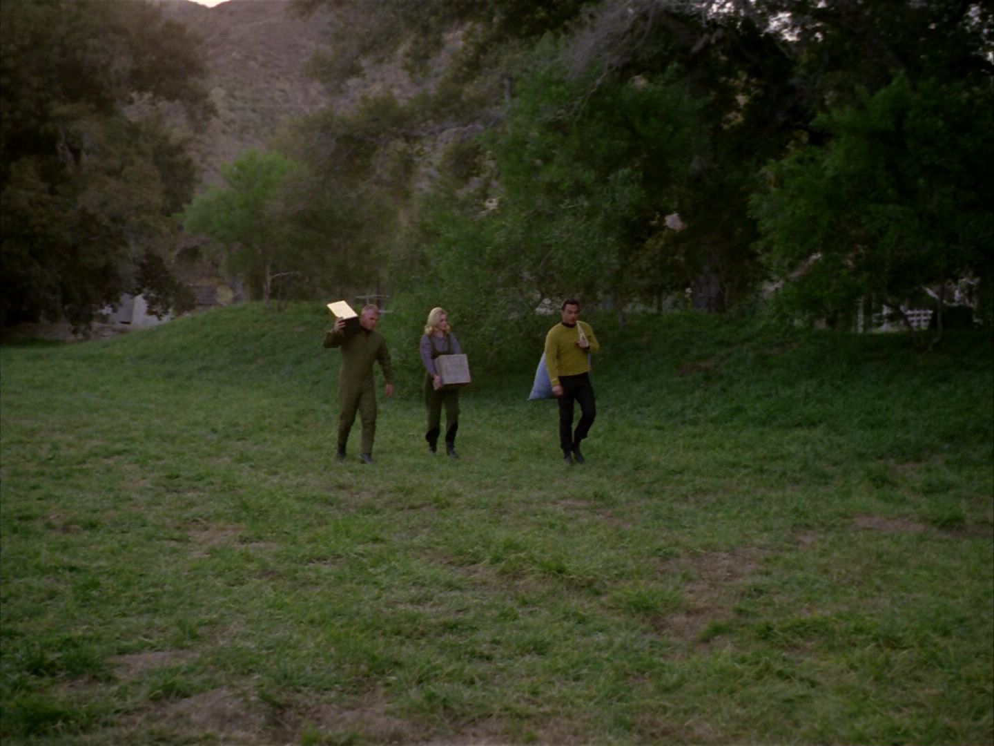 ariane179254_StarTrek_1x24_ThisSideOfParadise_1402.jpg