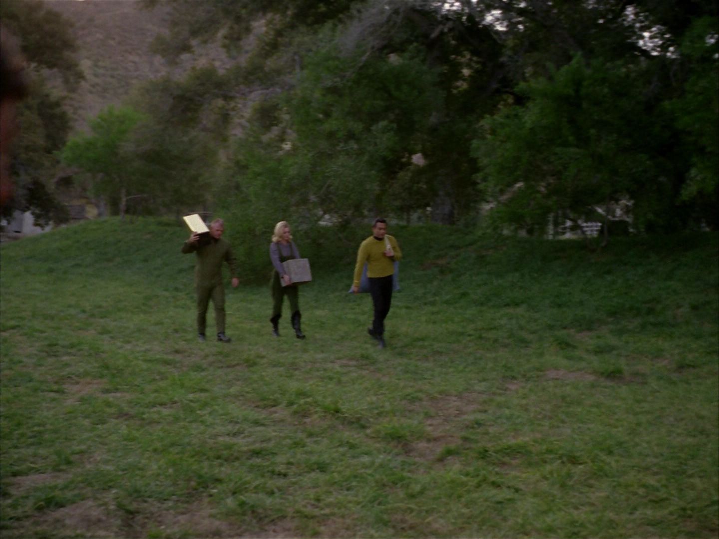 ariane179254_StarTrek_1x24_ThisSideOfParadise_1403.jpg