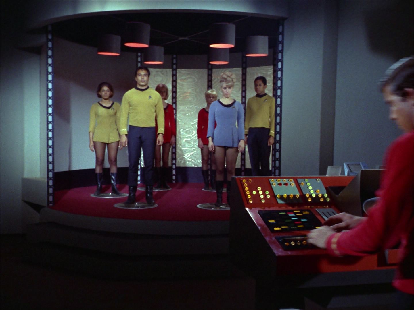 ariane179254_StarTrek_1x24_ThisSideOfParadise_1689.jpg