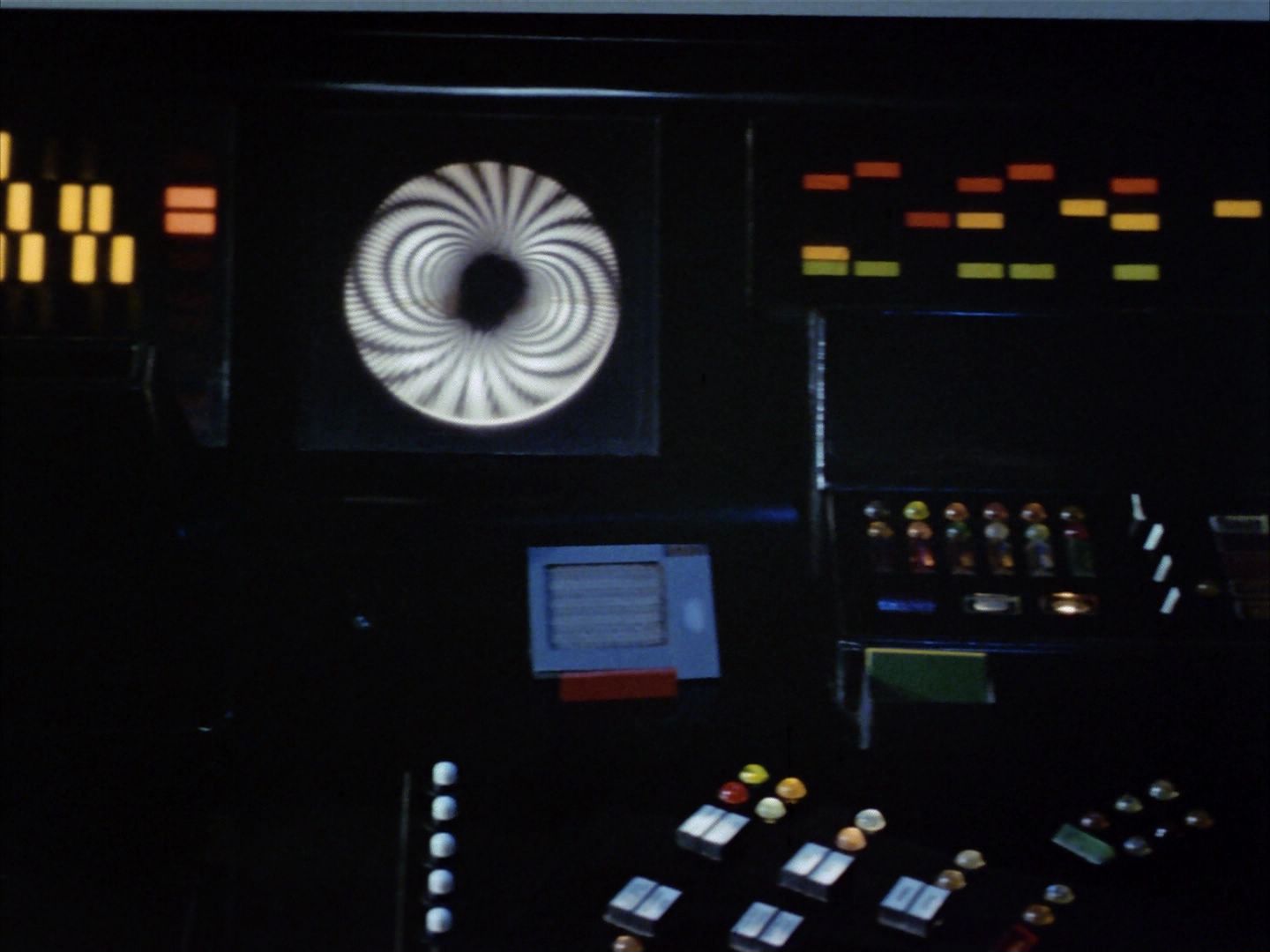 ariane179254_StarTrek_1x24_ThisSideOfParadise_1882.jpg