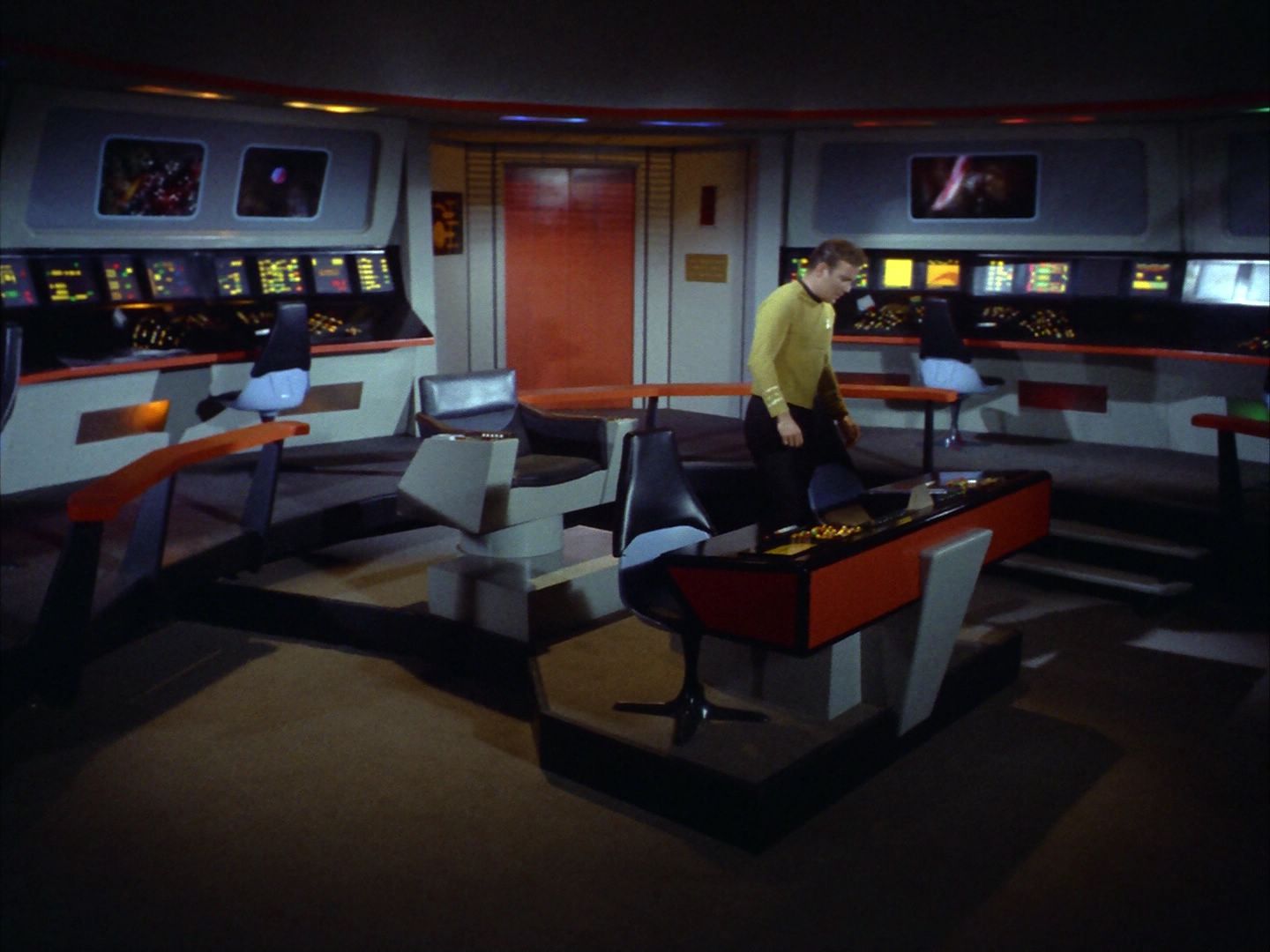ariane179254_StarTrek_1x24_ThisSideOfParadise_2007.jpg