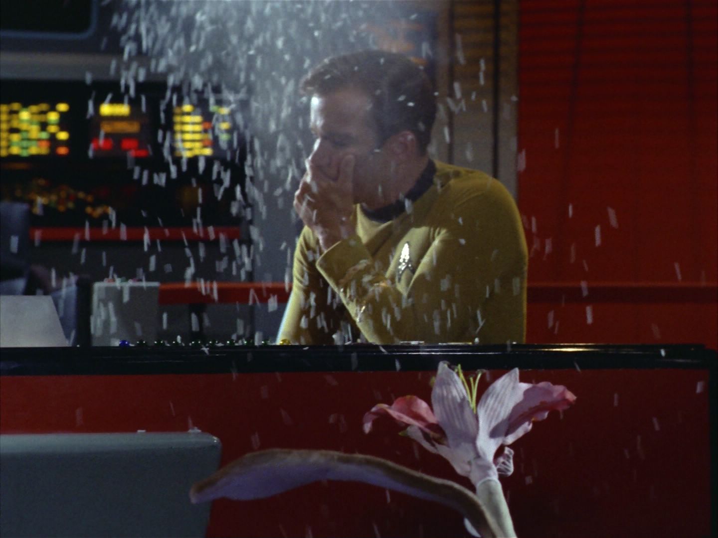ariane179254_StarTrek_1x24_ThisSideOfParadise_2062.jpg