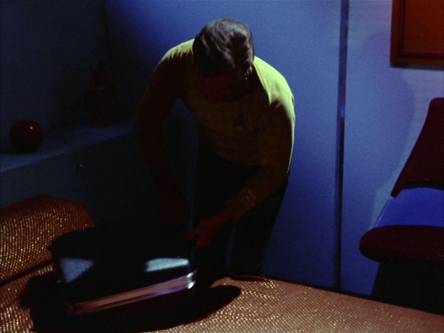 ariane179254_StarTrek_1x24_ThisSideOfParadise_2114.jpg