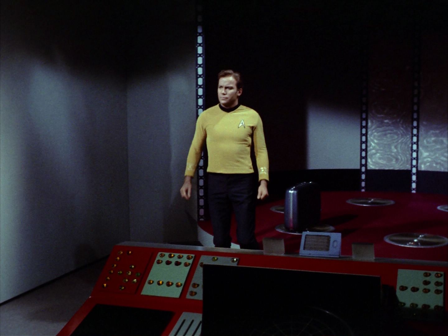 ariane179254_StarTrek_1x24_ThisSideOfParadise_2167.jpg
