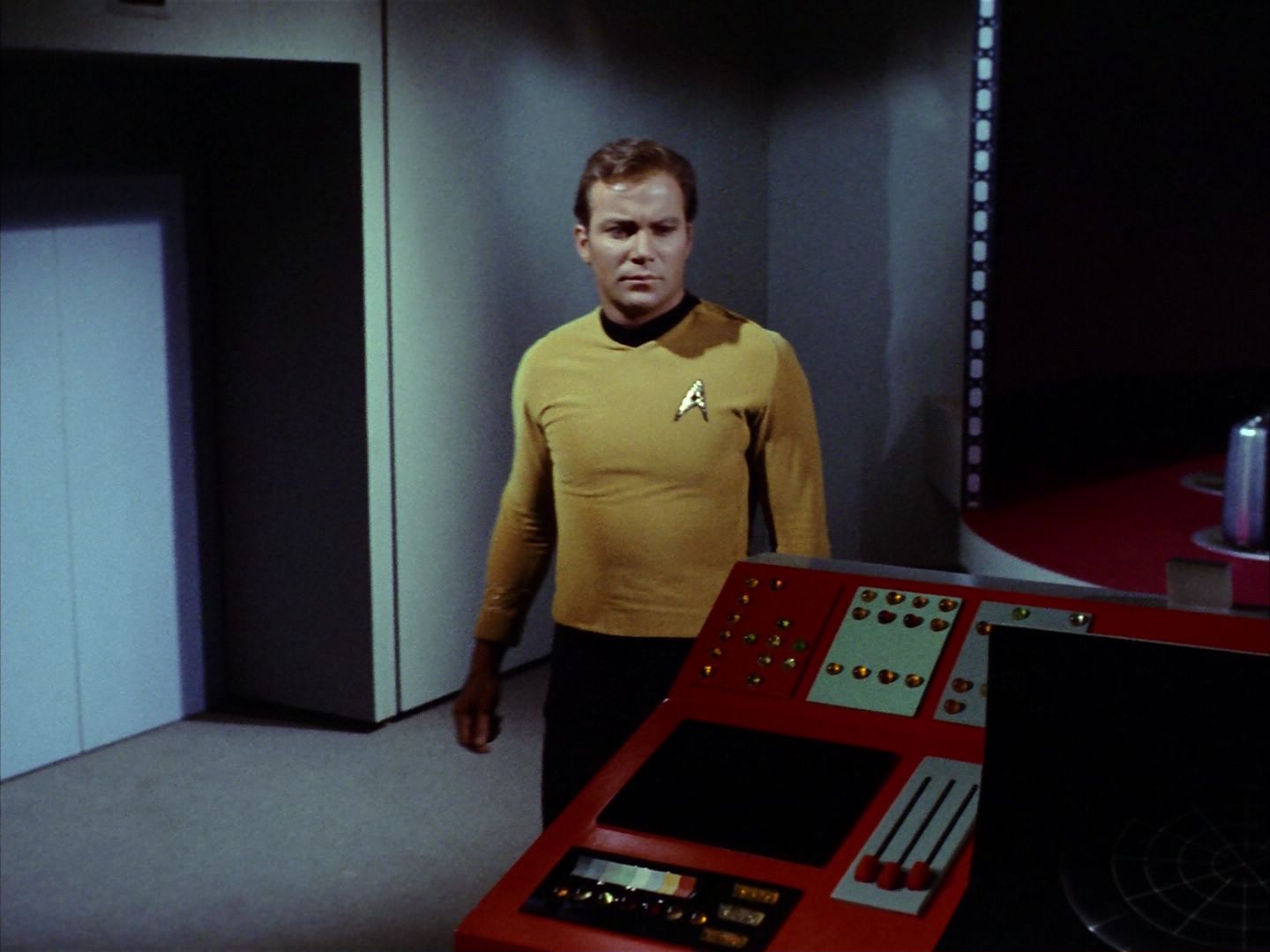 ariane179254_StarTrek_1x24_ThisSideOfParadise_2170.jpg