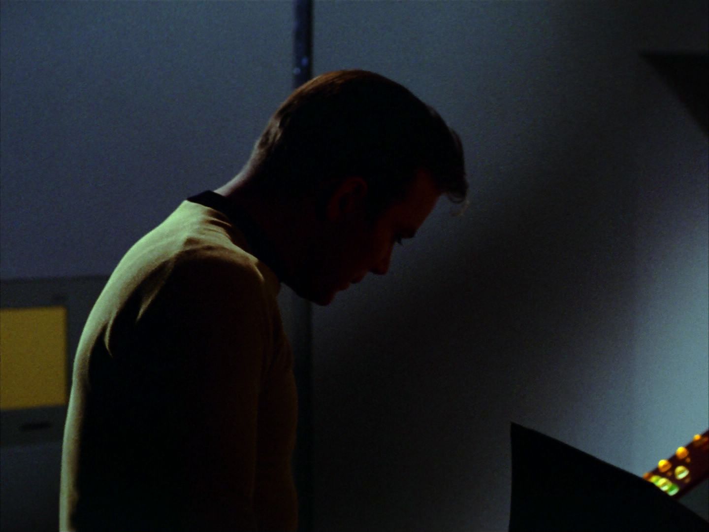 ariane179254_StarTrek_1x24_ThisSideOfParadise_2188.jpg