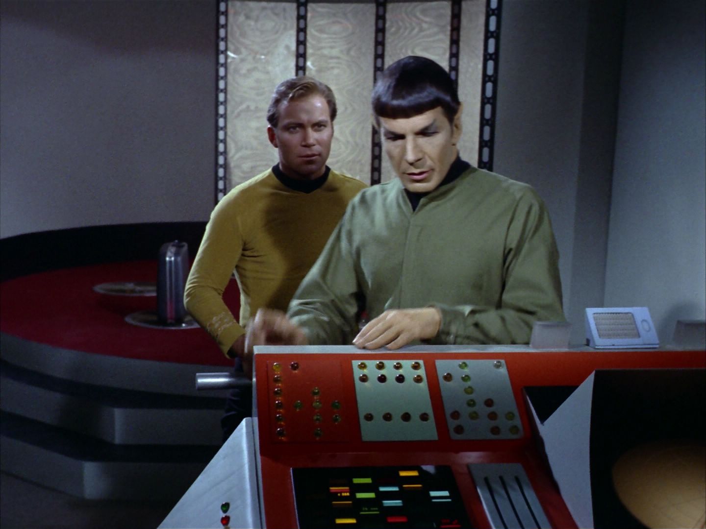 ariane179254_StarTrek_1x24_ThisSideOfParadise_2363.jpg