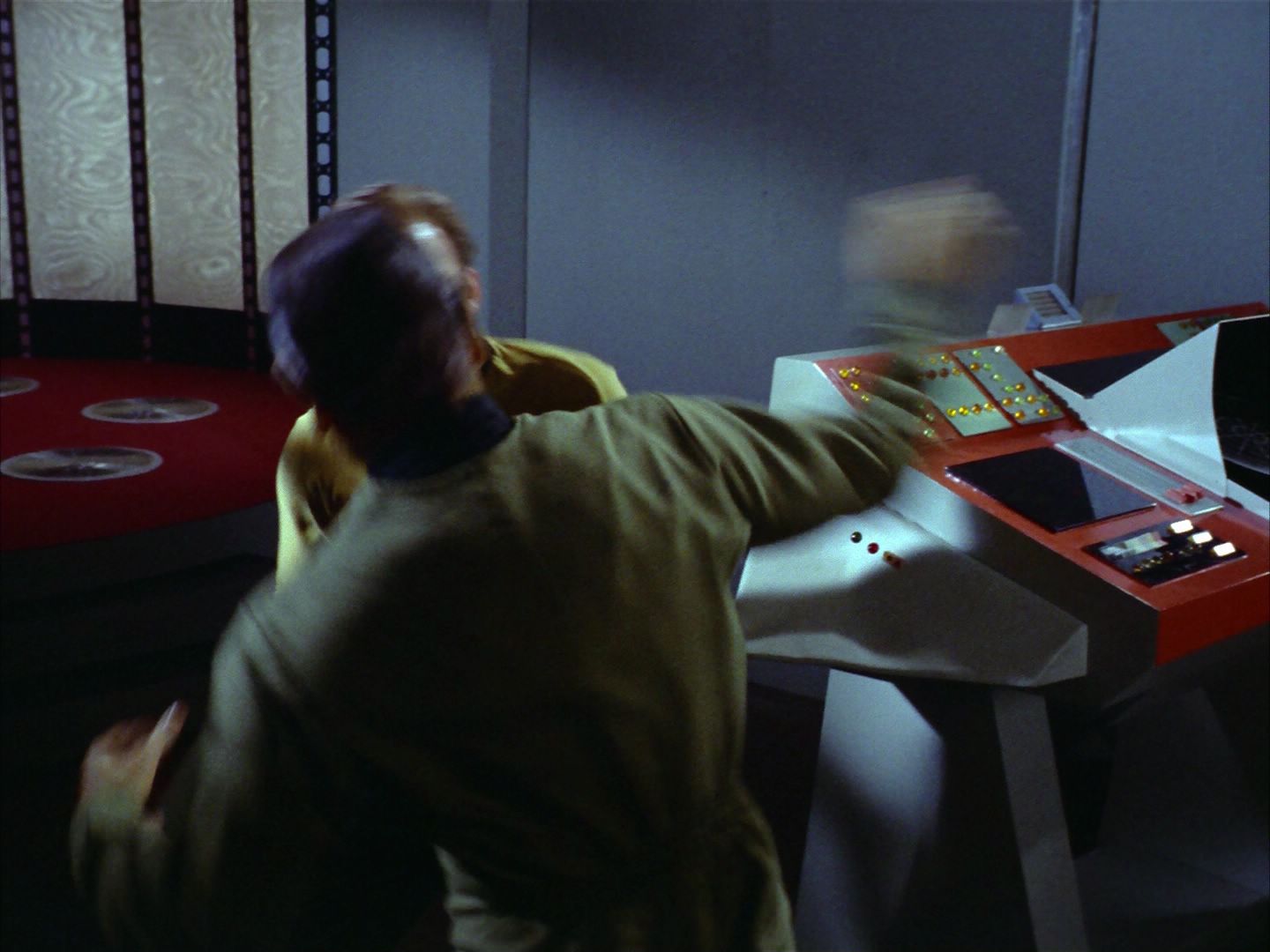 ariane179254_StarTrek_1x24_ThisSideOfParadise_2439.jpg