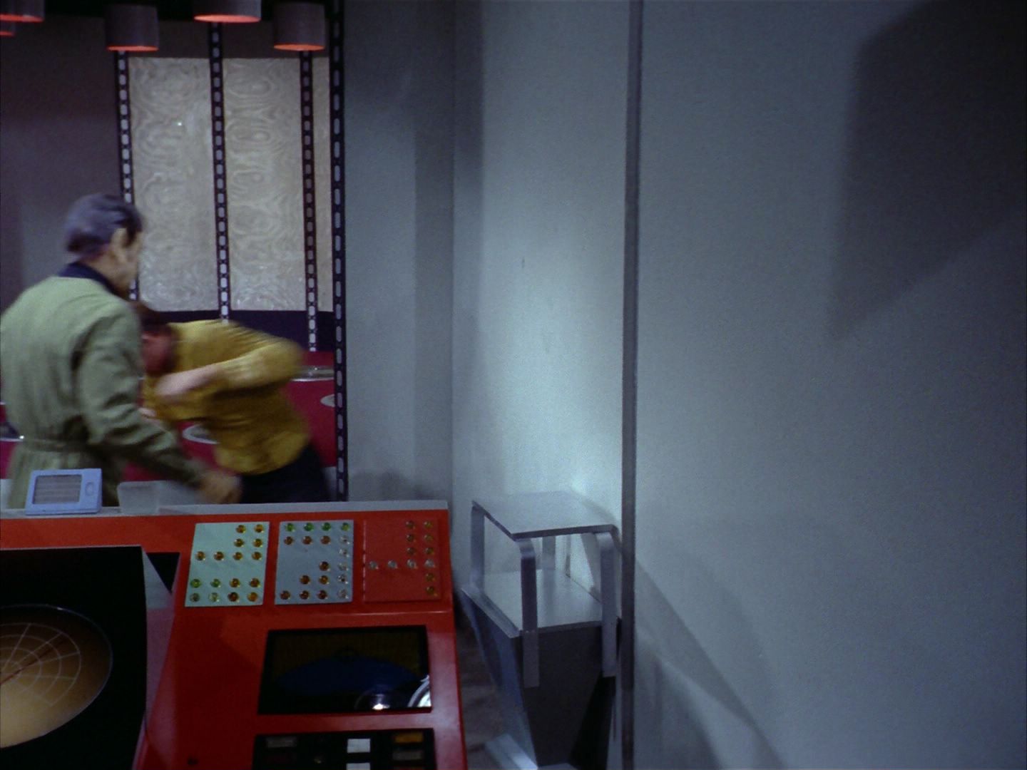 ariane179254_StarTrek_1x24_ThisSideOfParadise_2443.jpg