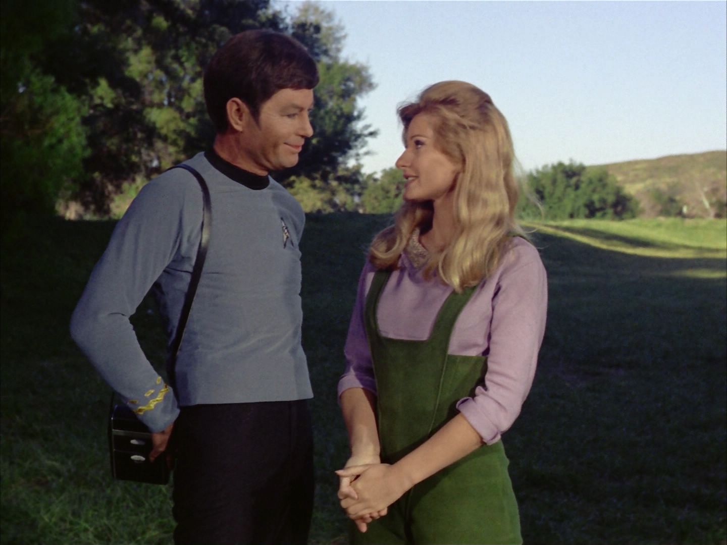 ariane179254_StarTrek_1x24_ThisSideOfParadise_2575.jpg