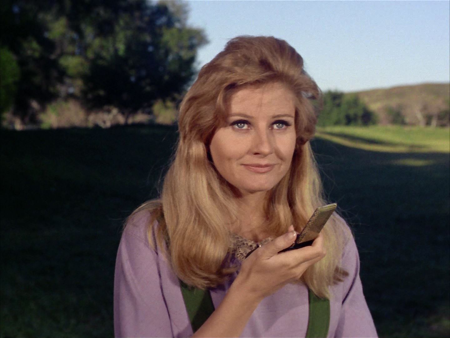 ariane179254_StarTrek_1x24_ThisSideOfParadise_2609.jpg