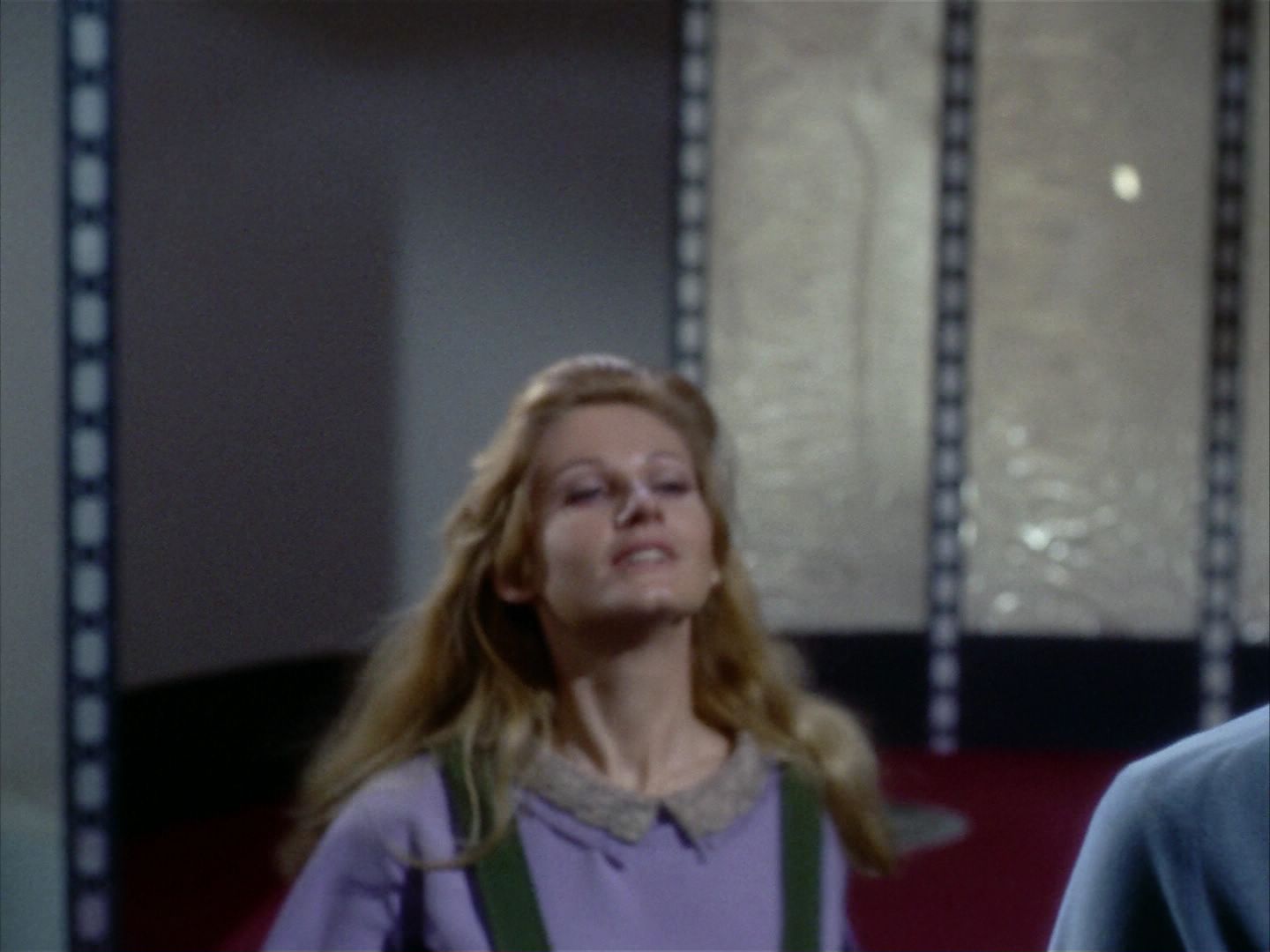 ariane179254_StarTrek_1x24_ThisSideOfParadise_2716.jpg