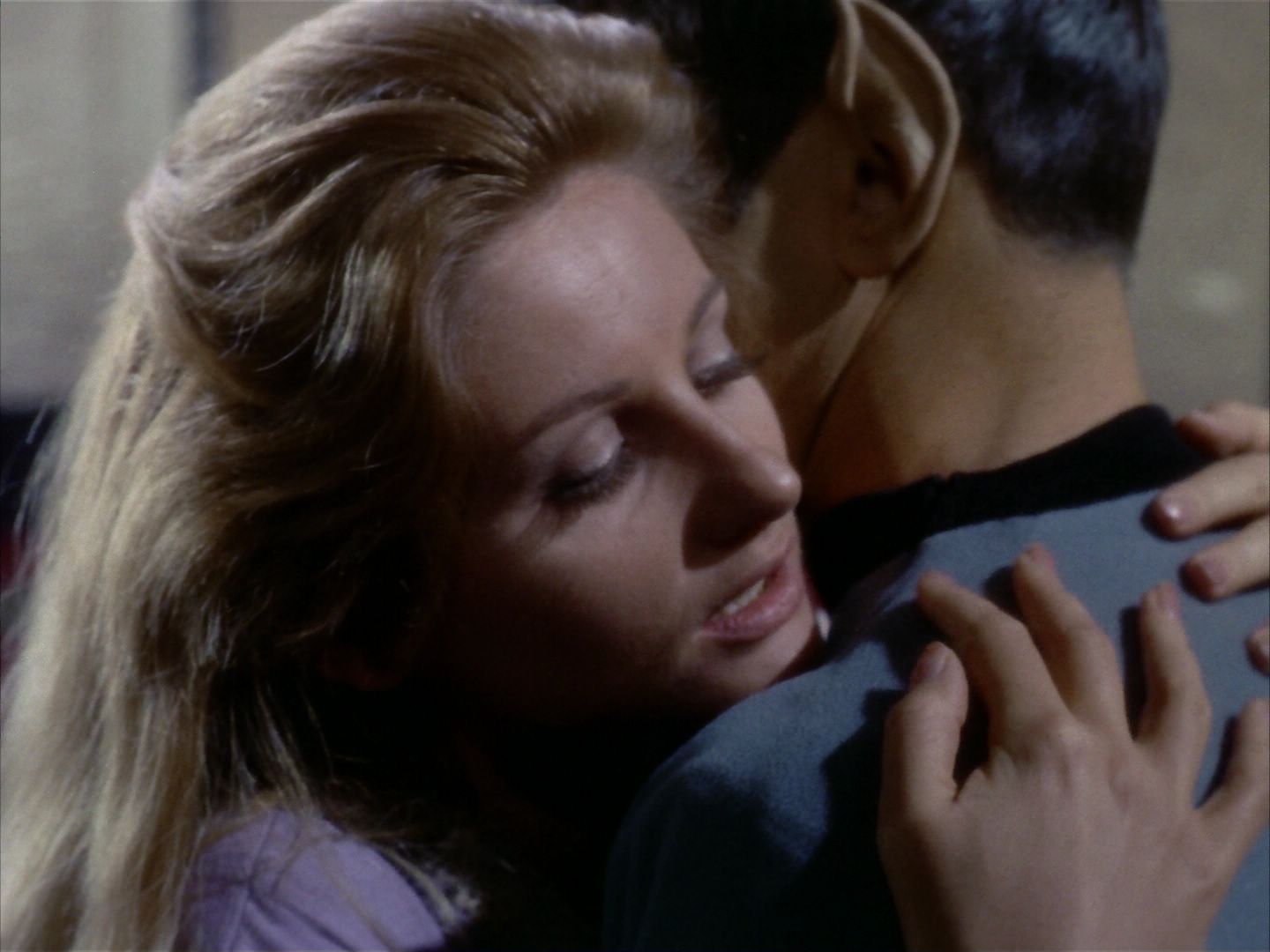 ariane179254_StarTrek_1x24_ThisSideOfParadise_2722.jpg