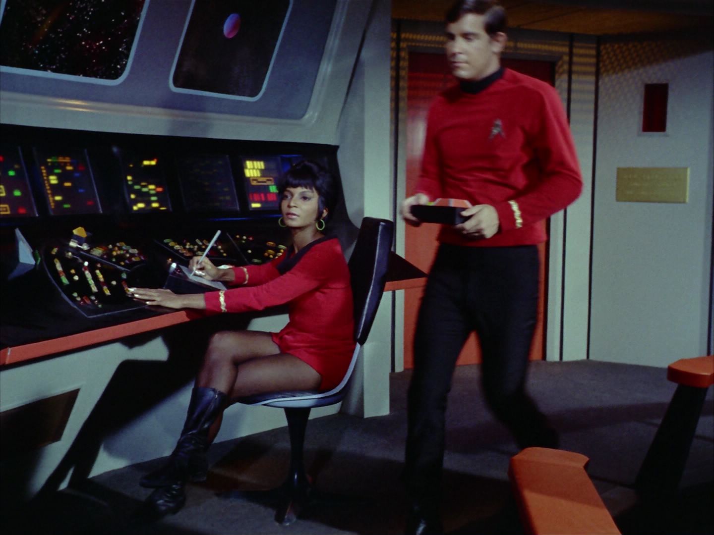 ariane179254_StarTrek_1x24_ThisSideOfParadise_3146.jpg