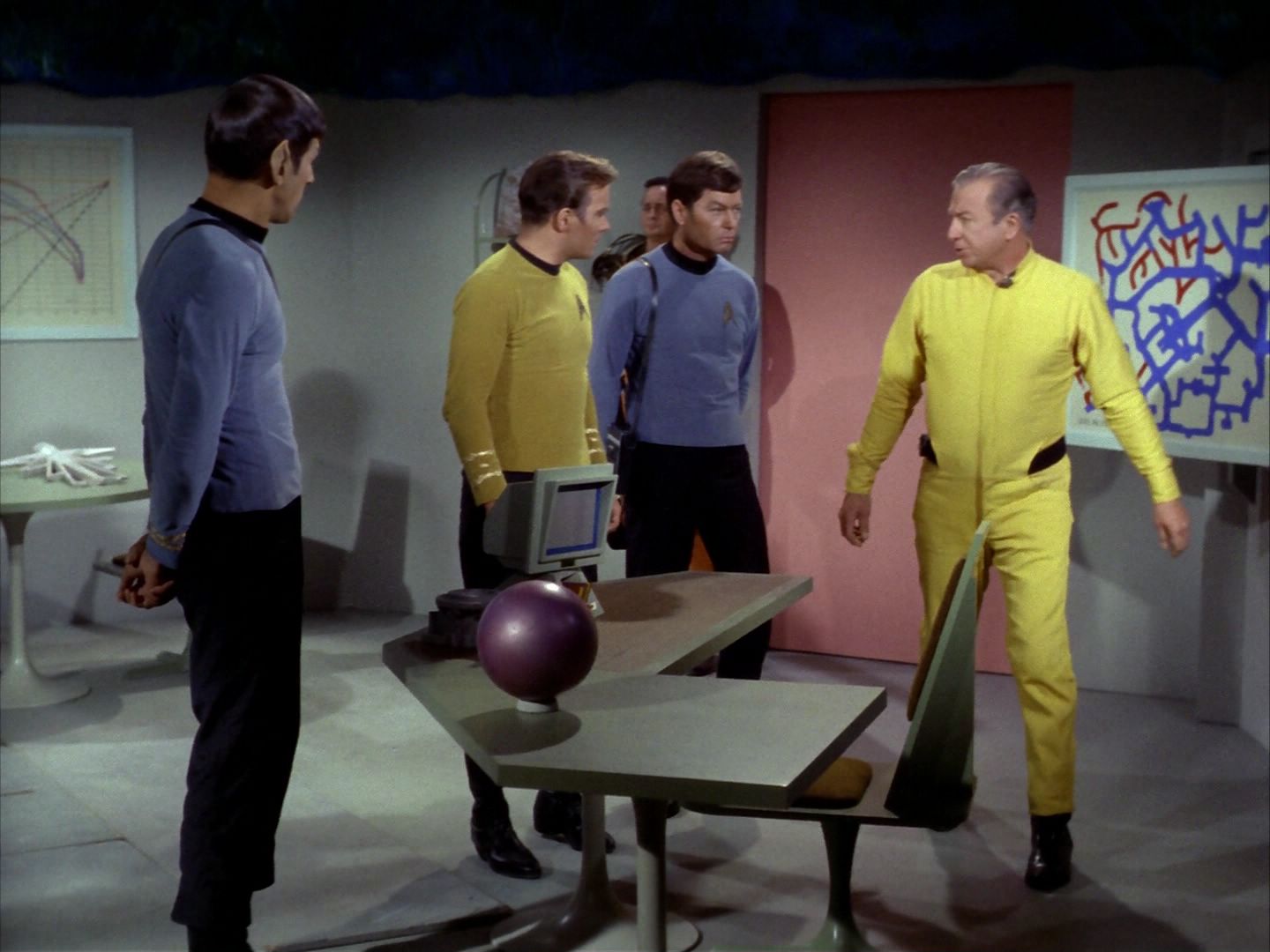 ariane179254_StarTrek_1x25_TheDevilInTheDark_0313.jpg