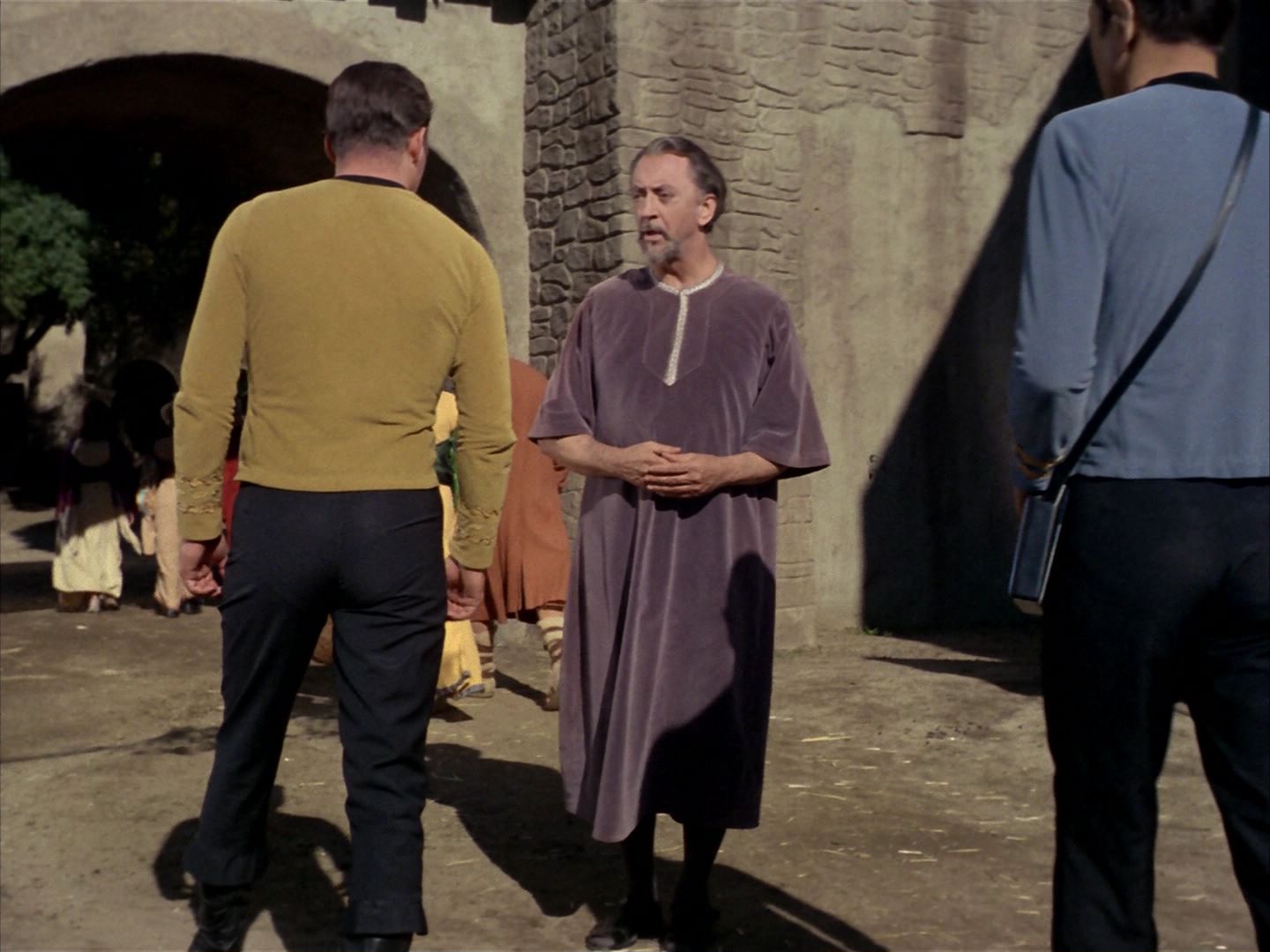 ariane179254_StarTrek_1x26_ErrandOfMercy_0404.jpg