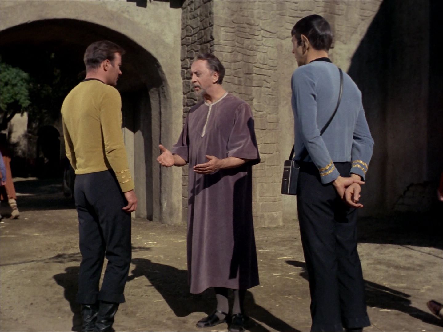 ariane179254_StarTrek_1x26_ErrandOfMercy_0409.jpg