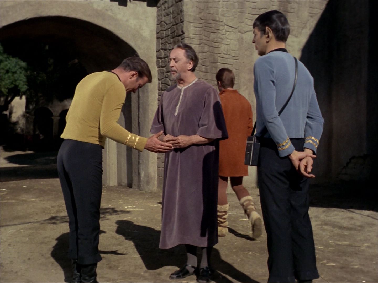 ariane179254_StarTrek_1x26_ErrandOfMercy_0411.jpg