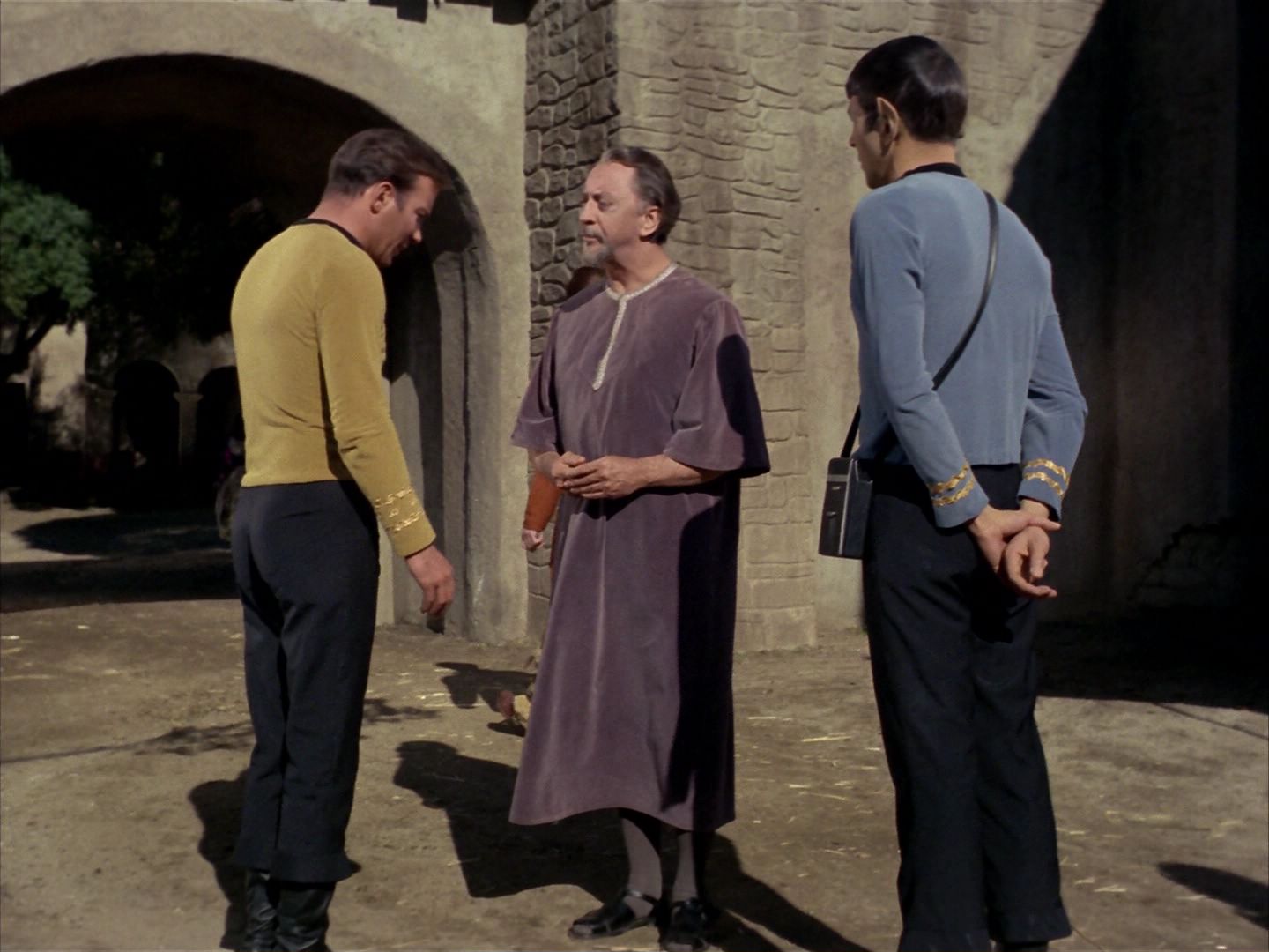 ariane179254_StarTrek_1x26_ErrandOfMercy_0412.jpg