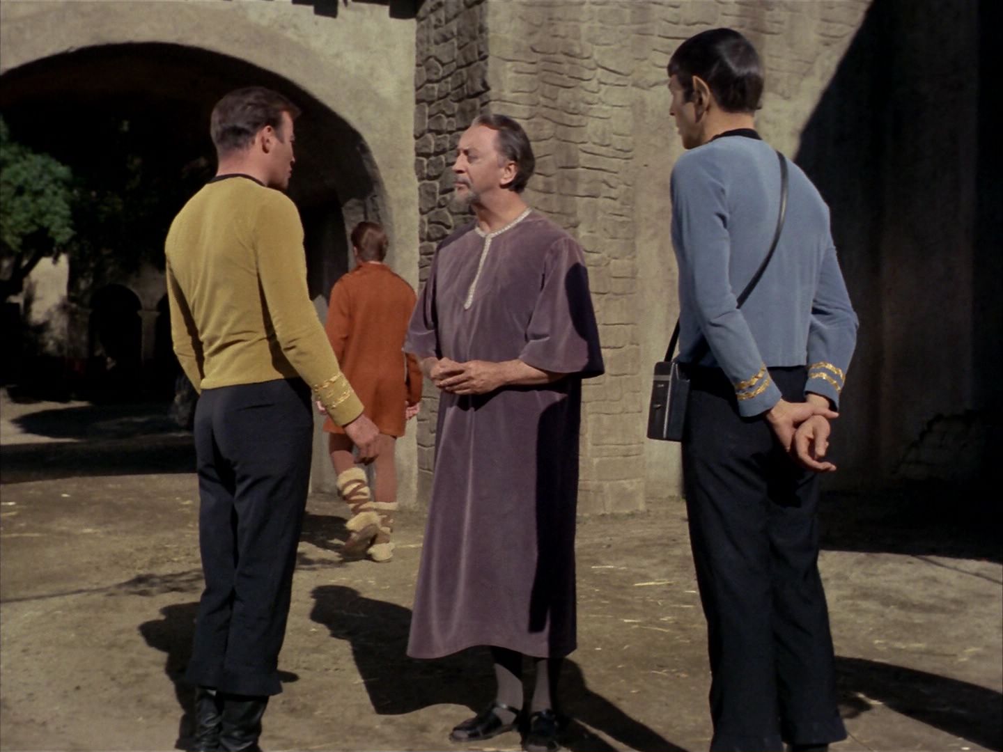 ariane179254_StarTrek_1x26_ErrandOfMercy_0413.jpg