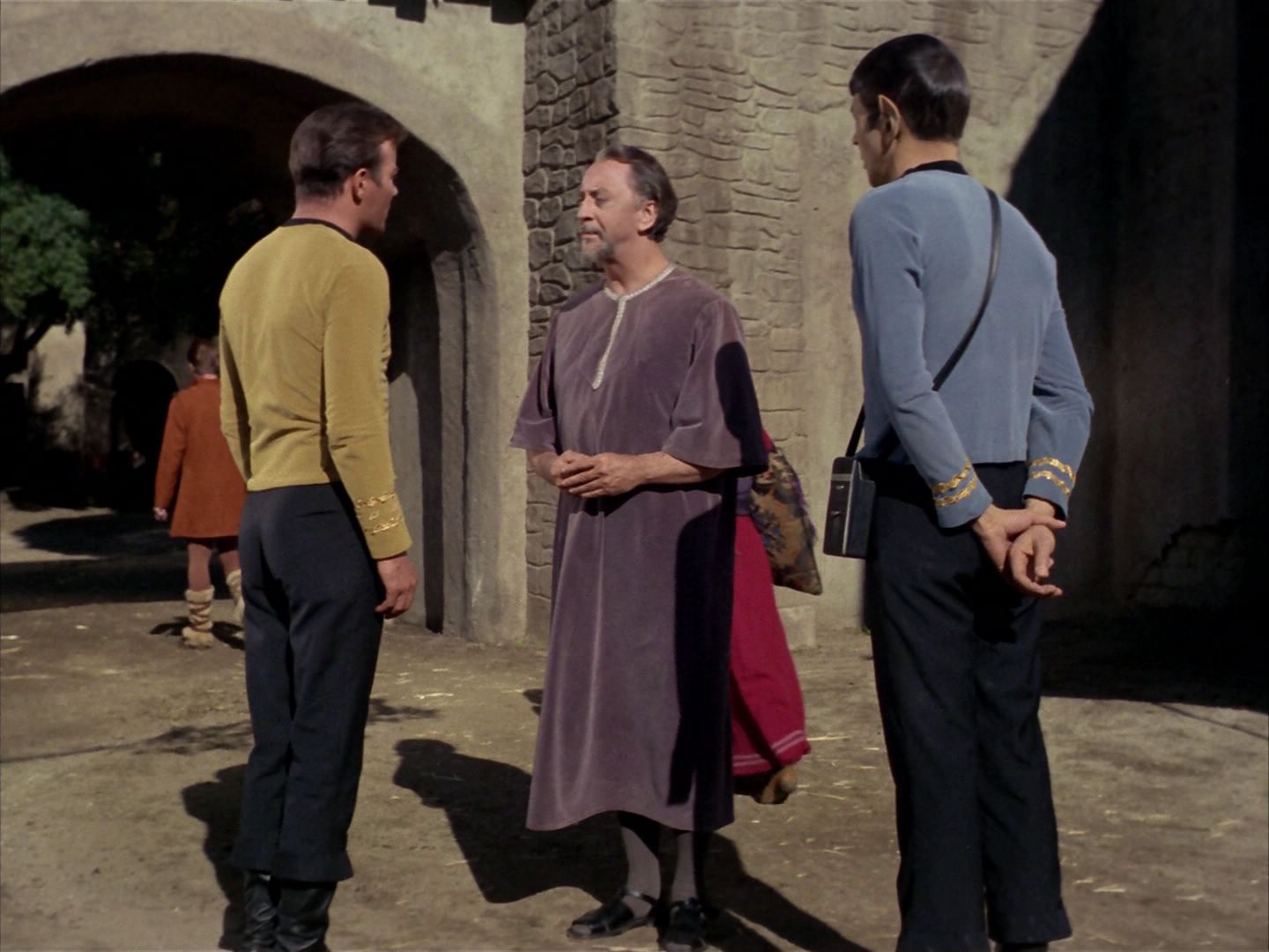 ariane179254_StarTrek_1x26_ErrandOfMercy_0416.jpg
